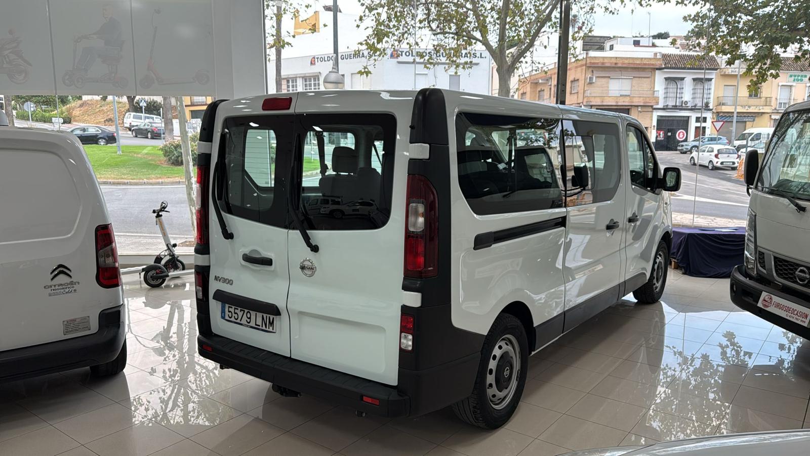 Nissan NV300 Combi 9