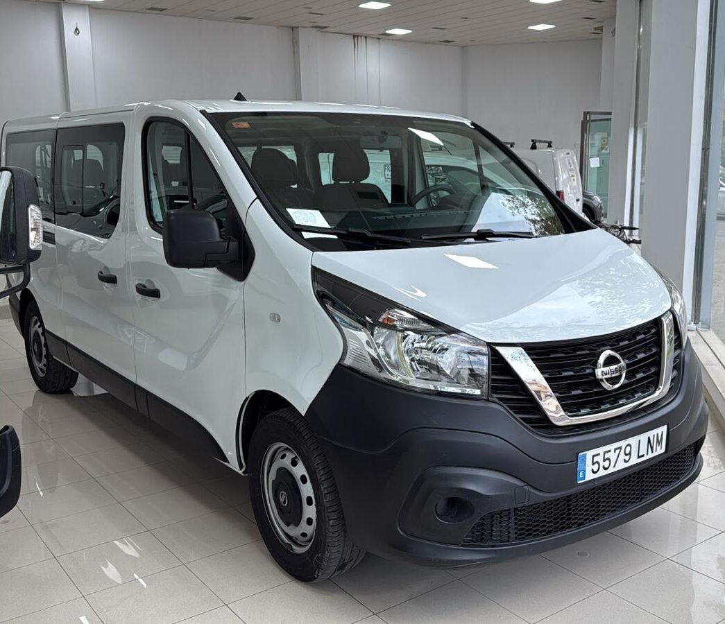 Nissan NV300 Combi 9